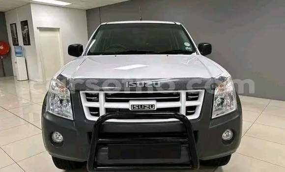 Buy Used Isuzu 117 White Car in Hlotse in Leribe