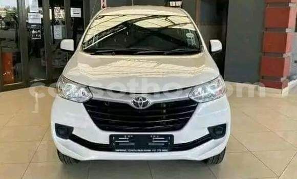 Acheter Occasion Voiture Toyota Avanza Blanc à Hlotse, Leribe