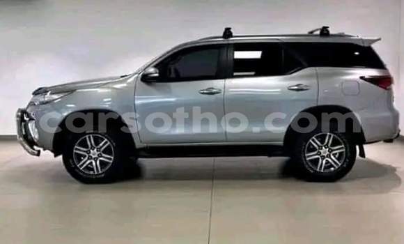 اشتري مستعمل Toyota Fortuner Silver سيارة في Hlotse في Leribe اشتري مستعمل Toyota Fortuner Silver سيارة في Hlotse في Leribe