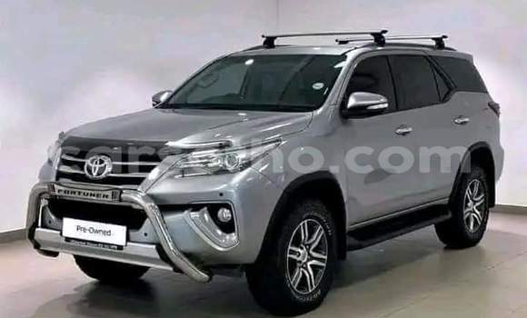 اشتري مستعمل Toyota Fortuner Silver سيارة في Hlotse في Leribe اشتري مستعمل Toyota Fortuner Silver سيارة في Hlotse في Leribe