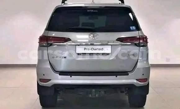 اشتري مستعمل Toyota Fortuner Silver سيارة في Hlotse في Leribe اشتري مستعمل Toyota Fortuner Silver سيارة في Hlotse في Leribe