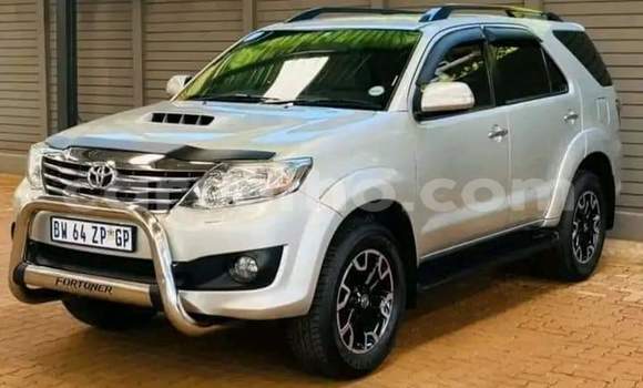 Sayi Na hannu Toyota Fortuner Silver Mota in Hlotse a Leribe Sayi Na hannu Toyota Fortuner Silver Mota in Hlotse a Leribe