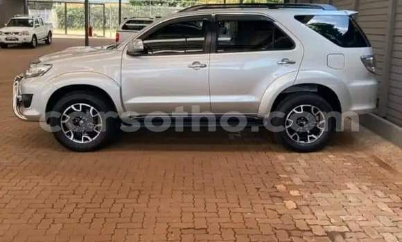 Sayi Na hannu Toyota Fortuner Silver Mota in Hlotse a Leribe Sayi Na hannu Toyota Fortuner Silver Mota in Hlotse a Leribe