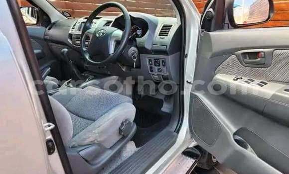 Sayi Na hannu Toyota Hilux Silver Mota in Hlotse a Leribe Sayi Na hannu Toyota Hilux Silver Mota in Hlotse a Leribe