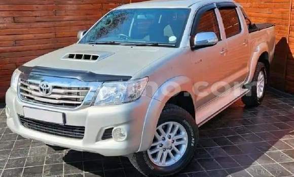 Sayi Na hannu Toyota Hilux Silver Mota in Hlotse a Leribe Sayi Na hannu Toyota Hilux Silver Mota in Hlotse a Leribe