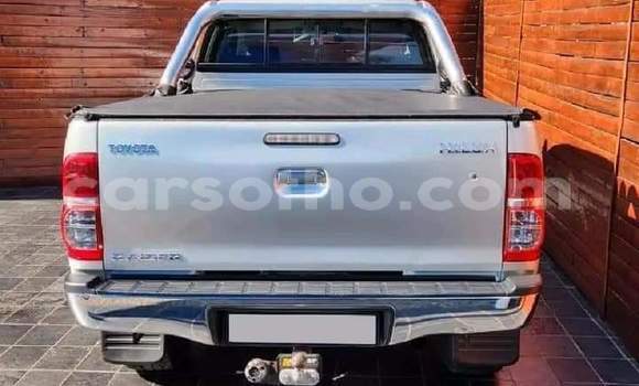Sayi Na hannu Toyota Hilux Silver Mota in Hlotse a Leribe Sayi Na hannu Toyota Hilux Silver Mota in Hlotse a Leribe