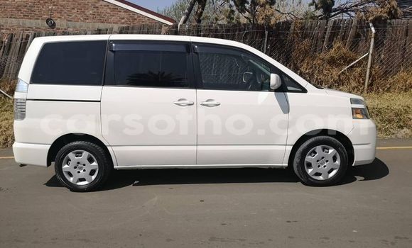 Acheter Occasion Voiture Toyota Voxy Blanc à Maseru, Maseru Acheter Occasion Voiture Toyota Voxy Blanc à Maseru, Maseru
