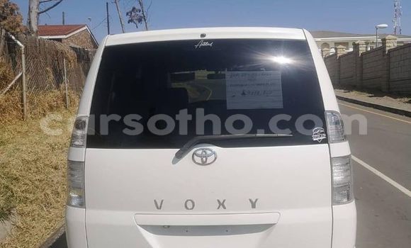 Acheter Occasion Voiture Toyota Voxy Blanc à Maseru, Maseru Acheter Occasion Voiture Toyota Voxy Blanc à Maseru, Maseru