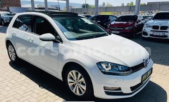 Buy Used Volkswagen Golf White Car in Hlotse in Leribe
