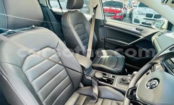 Acheter Occasion Voiture Volkswagen Golf Blanc à Hlotse, Leribe Acheter Occasion Voiture Volkswagen Golf Blanc à Hlotse, Leribe