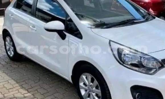 Sayi Na hannu Kia Rio White Mota in Hlotse a Leribe Sayi Na hannu Kia Rio White Mota in Hlotse a Leribe