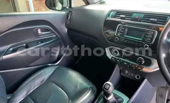 Acheter Occasion Voiture Kia Rio Blanc à Hlotse, Leribe Acheter Occasion Voiture Kia Rio Blanc à Hlotse, Leribe