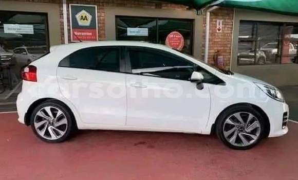 Acheter Occasion Voiture Kia Rio Blanc à Hlotse, Leribe Acheter Occasion Voiture Kia Rio Blanc à Hlotse, Leribe