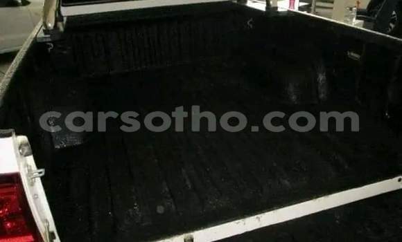 Sayi Na hannu Toyota Hilux White Mota in Hlotse a Leribe Sayi Na hannu Toyota Hilux White Mota in Hlotse a Leribe