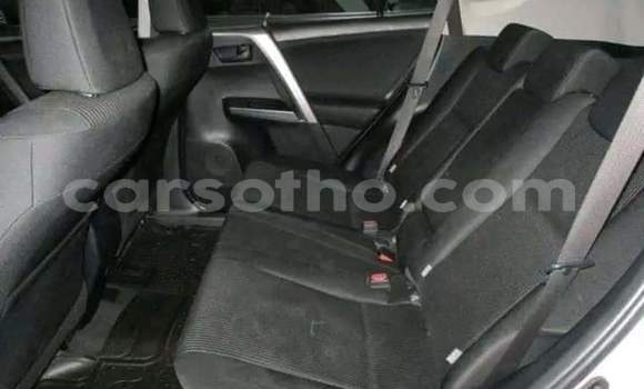 Acheter Occasion Voiture Toyota RAV4 Blanc à Hlotse, Leribe Acheter Occasion Voiture Toyota RAV4 Blanc à Hlotse, Leribe