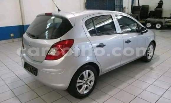 Sayi Na hannu Opel Corsa Silver Mota in Hlotse a Leribe Sayi Na hannu Opel Corsa Silver Mota in Hlotse a Leribe