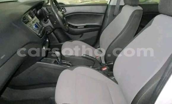 Buy Used Hyundai i20 White Car in Hlotse in Leribe Buy Used Hyundai i20 White Car in Hlotse in Leribe