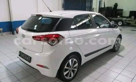 Buy Used Hyundai i20 White Car in Hlotse in Leribe Buy Used Hyundai i20 White Car in Hlotse in Leribe