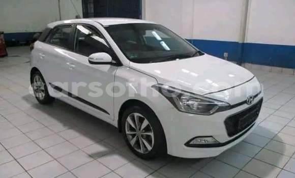 Buy Used Hyundai i20 White Car in Hlotse in Leribe Buy Used Hyundai i20 White Car in Hlotse in Leribe