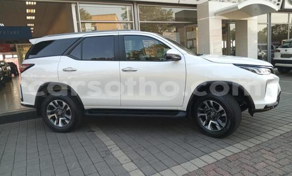 اشتري مستعمل Toyota Fortuner White سيارة في Maseru في Maseru اشتري مستعمل Toyota Fortuner White سيارة في Maseru في Maseru