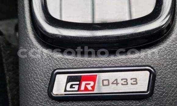 Sayi Na hannu Toyota Hilux White Mota in Maseru a Maseru Sayi Na hannu Toyota Hilux White Mota in Maseru a Maseru