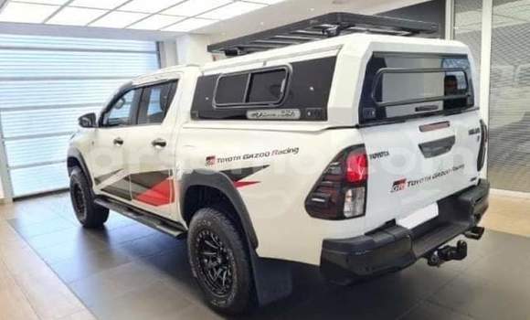Sayi Na hannu Toyota Hilux White Mota in Maseru a Maseru Sayi Na hannu Toyota Hilux White Mota in Maseru a Maseru