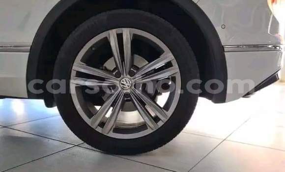 Acheter Occasion Voiture Volkswagen Tiguan Blanc à Hlotse, Leribe Acheter Occasion Voiture Volkswagen Tiguan Blanc à Hlotse, Leribe