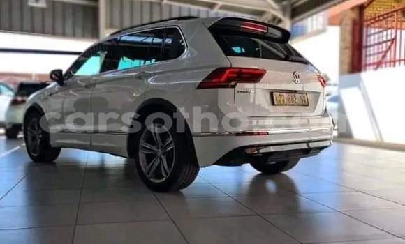 Acheter Occasion Voiture Volkswagen Tiguan Blanc à Hlotse, Leribe Acheter Occasion Voiture Volkswagen Tiguan Blanc à Hlotse, Leribe