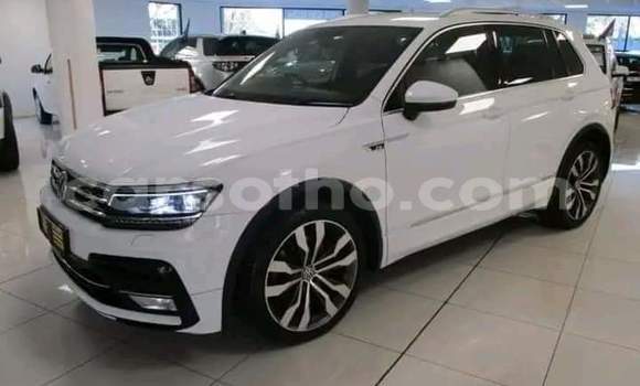 Acheter Occasion Voiture Volkswagen Tiguan Blanc à Hlotse, Leribe Acheter Occasion Voiture Volkswagen Tiguan Blanc à Hlotse, Leribe