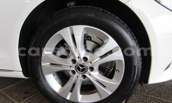 Buy Used Mercedes-Benz C-klasse White Car in Butha–Buthe in Thaba-Tseka Buy Used Mercedes-Benz C-klasse White Car in Butha–Buthe in Thaba-Tseka