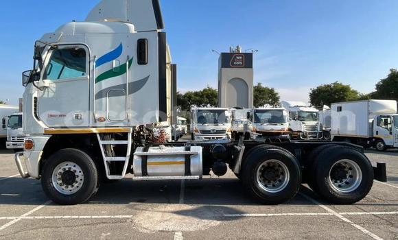 Sayi Na hannu Scania R420 White Babbar mota in Maseru a Maseru Sayi Na hannu Scania R420 White Babbar mota in Maseru a Maseru