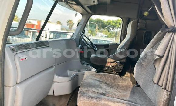 Sayi Na hannu Scania R420 White Babbar mota in Maseru a Maseru Sayi Na hannu Scania R420 White Babbar mota in Maseru a Maseru