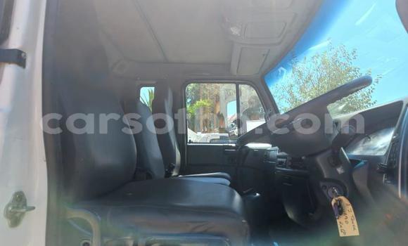 Sayi Na hannu Nissan UD White Babbar mota in Maseru a Maseru Sayi Na hannu Nissan UD White Babbar mota in Maseru a Maseru