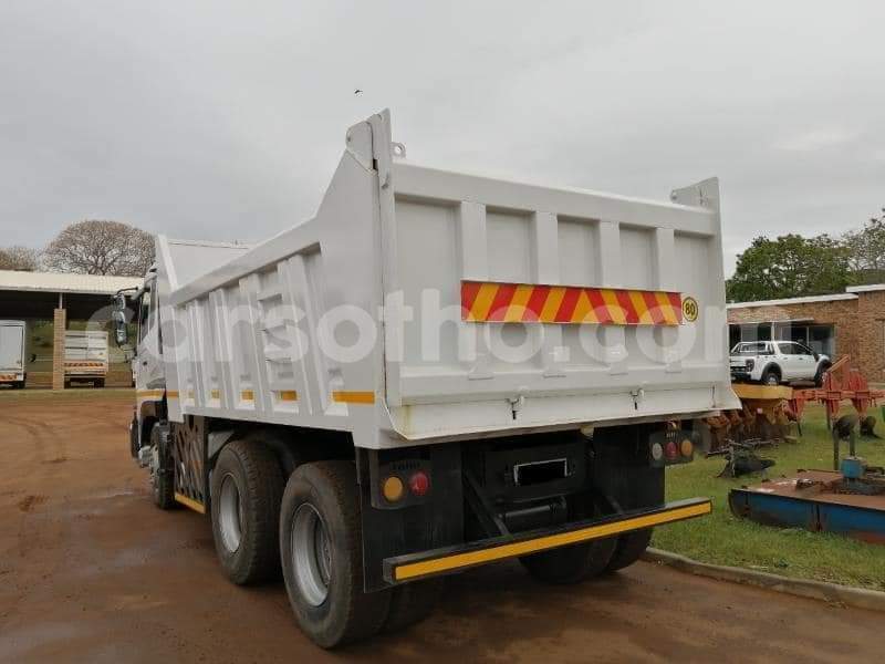 Big with watermark nissan ud maseru maseru 26835