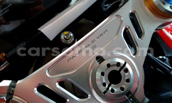 Sayi Na hannu Ducati Panigale Red Motsi in Maseru a Maseru Sayi Na hannu Ducati Panigale Red Motsi in Maseru a Maseru