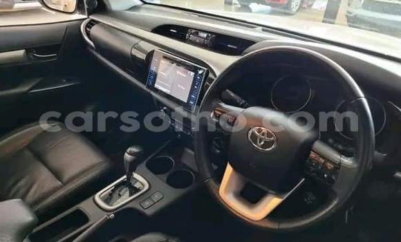 Acheter Occasion Voiture Toyota Hilux Blanc à Hlotse, Leribe Acheter Occasion Voiture Toyota Hilux Blanc à Hlotse, Leribe