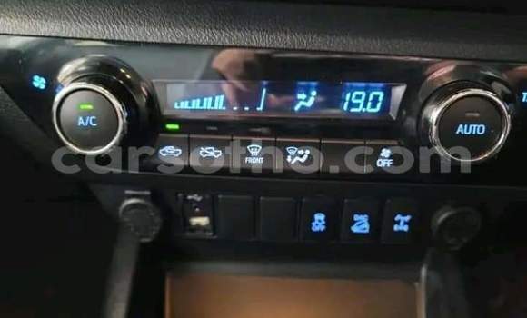 Acheter Occasion Voiture Toyota Hilux Blanc à Hlotse, Leribe Acheter Occasion Voiture Toyota Hilux Blanc à Hlotse, Leribe