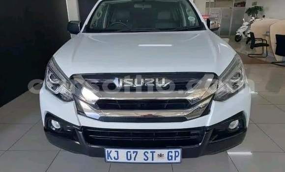 Sayi Na hannu Isuzu MU-X White Mota in Hlotse a Leribe