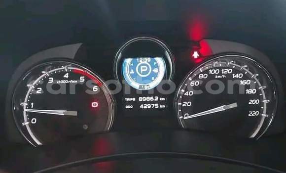 Acheter Occasion Voiture Isuzu MU-X Blanc à Hlotse, Leribe Acheter Occasion Voiture Isuzu MU-X Blanc à Hlotse, Leribe