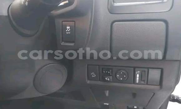 Acheter Occasion Voiture Isuzu MU-X Blanc à Hlotse, Leribe Acheter Occasion Voiture Isuzu MU-X Blanc à Hlotse, Leribe