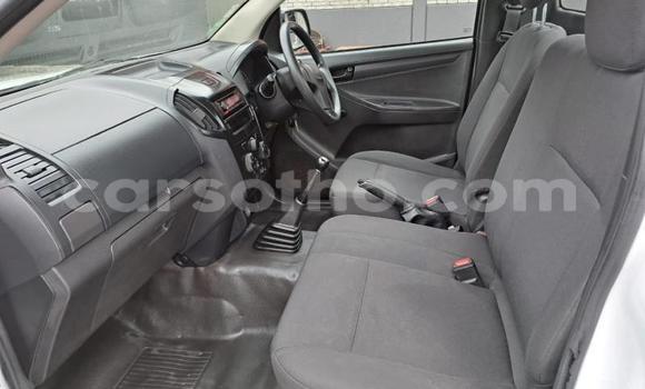 Acheter Occasion Voiture Isuzu D–MAX Blanc à Maseru, Maseru Acheter Occasion Voiture Isuzu D–MAX Blanc à Maseru, Maseru