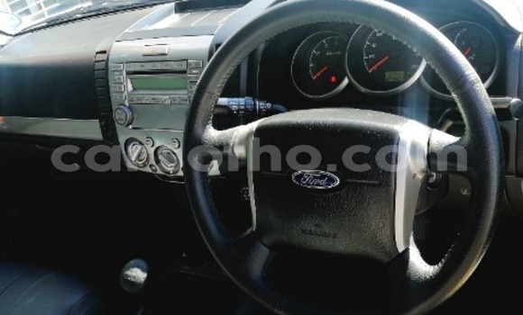 Acheter Occasion Voiture Ford Everest Blanc à Butha Buthe, Butha-Buthe Acheter Occasion Voiture Ford Everest Blanc à Butha Buthe, Butha-Buthe