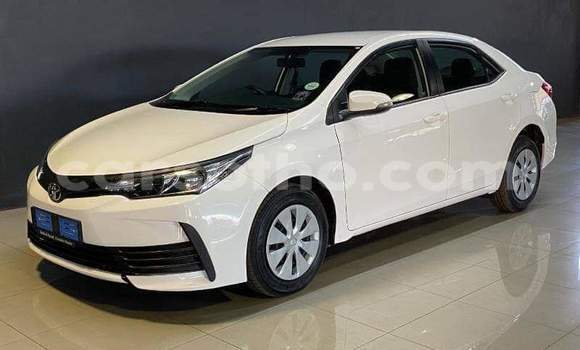 Sayi Na hannu Toyota Corolla White Mota in Maseru a Maseru Sayi Na hannu Toyota Corolla White Mota in Maseru a Maseru