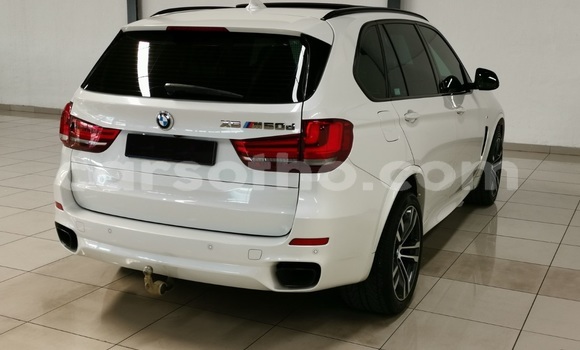Sayi Na hannu BMW X5 M White Mota in Maseru a Maseru Sayi Na hannu BMW X5 M White Mota in Maseru a Maseru