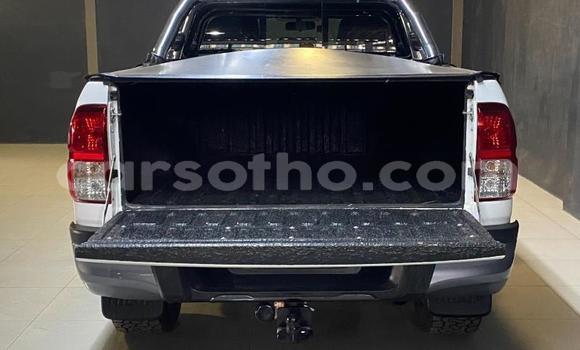 Buy Used Toyota Hilux White Car in Maseru in Maseru Buy Used Toyota Hilux White Car in Maseru in Maseru