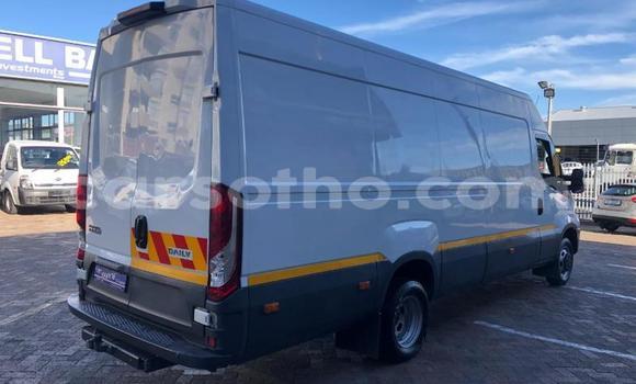 Acheter Occasion Voiture IVECO Massif Blanc à Maseru, Maseru Acheter Occasion Voiture IVECO Massif Blanc à Maseru, Maseru