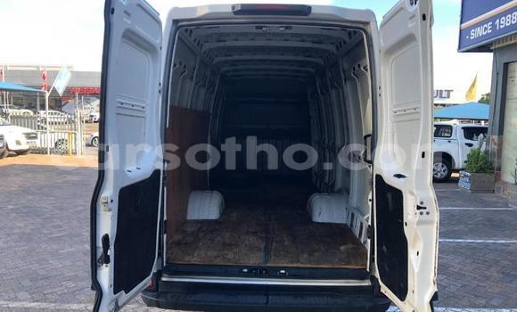 Acheter Occasion Voiture IVECO Massif Blanc à Maseru, Maseru Acheter Occasion Voiture IVECO Massif Blanc à Maseru, Maseru