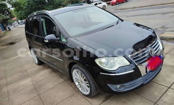 اشتري مستعمل Volkswagen Touran Black سيارة في Maputsoe في Leribe اشتري مستعمل Volkswagen Touran Black سيارة في Maputsoe في Leribe