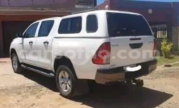 Sayi Na hannu Toyota Windom White Mota in Import - Dubai a Maseru Sayi Na hannu Toyota Windom White Mota in Import - Dubai a Maseru