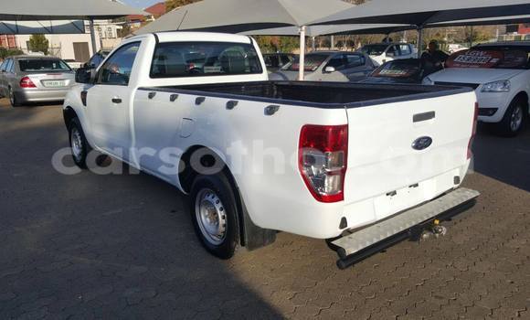 Sayi Na hannu Ford Ranger White Mota in Maseru a Maseru Sayi Na hannu Ford Ranger White Mota in Maseru a Maseru